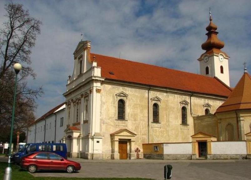 Церковь францисканцев ( Františkánsky kostol, Kostol Zvestovania Pána)